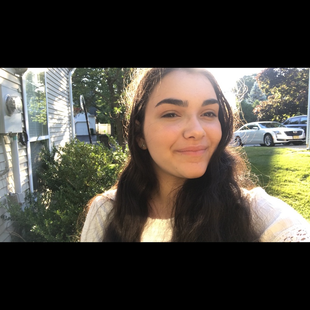 Meet your Posher, Simone